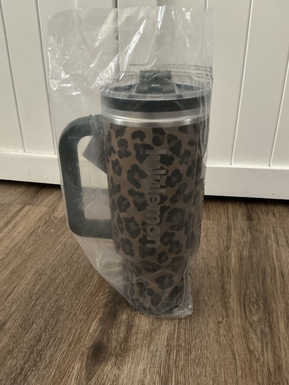 Lululemon 40oz Leopard Tumbler - Picture 5 of 6